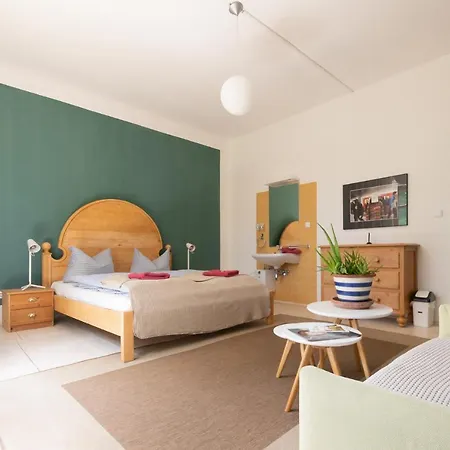 Апартаменты Absteige Innsbruck- Zentrale Ferienapartments